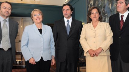 Bachelet: La gente quiere trabajo y no más peleas