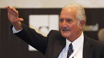 Carlos Fuentes quiere mantenerse alejado de la imagen de 