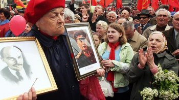 Rusos quieren mantener los símbolos del comunismo