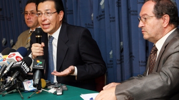 Ecuador pidió a Insulza mediar para que Colombia informe sobre rebeldes FARC