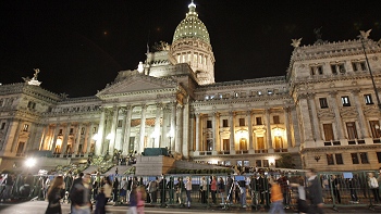 Insulza envió carta a Fernández por muerte de Alfonsín