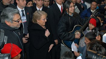   Lugo agradeció a Bachelet por ayuda en programa solidario 