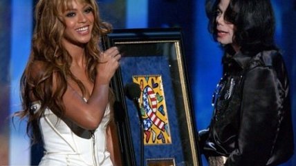 Michael Jackson compartiendo con sus amigos famosos