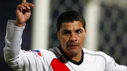 El curicano César Díaz sorprende a los azules en el Nacional