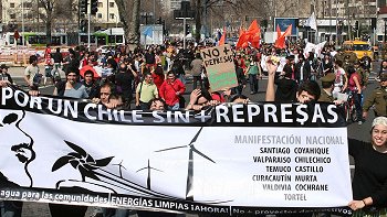 Unas 2.000 personas protestaron contra represas en Aysén