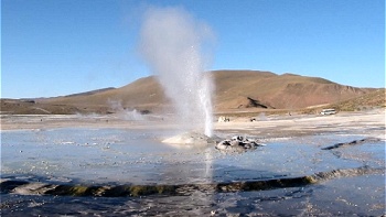 Fuga de vapor de 60 metros en zona del Tatio generó alarma en autoridades