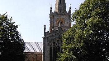 Iglesia donde está enterrado Shakespeare corre peligro de desplomarse