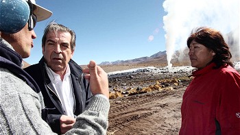 Eduardo Frei llamó a hacer cumplir la ley tras daños en géiseres del Tatio