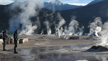 CDE estudia interponer demanda medioambiental por fuga de vapor en El Tatio