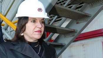 Ministra Uriarte negó falta de fiscalización a empresa que provocó fuga en El Tatio