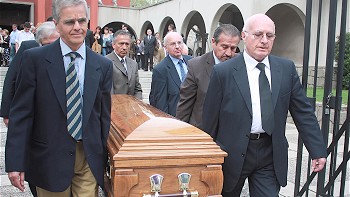 Familia Pinochet encabezó funerales de Mónica Madariaga