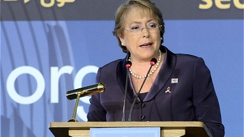   Bachelet viaja a Santiago tras participar en la cumbre de la FAO en Italia 