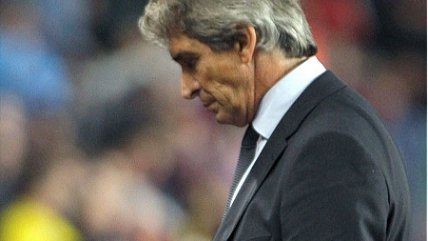 Manuel Pellegrini quedó disconforme con la derrota ante FC Barcelona