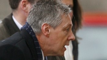 Primer ministro de Irlanda del Norte abandonó su cargo tras revelaciones de su mujer