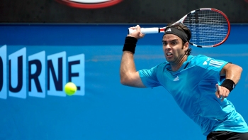 Blog de Sergio Brotfeld: El Bombardero de La Reina no se detiene por una lesión