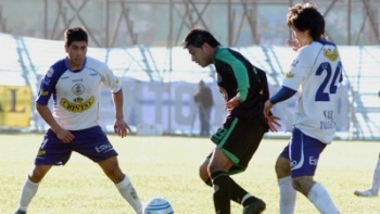   Juan Carlos Almada puso su cargo a disposición en la banca de Naval 