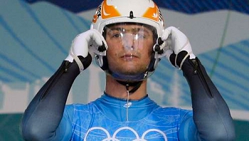 Multitudinario adiós tuvo deportista que murió en Juegos de Vancouver