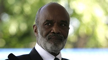   Presidente haitiano cree que el número de muertos del terremoto puede llegar a 300 mil 