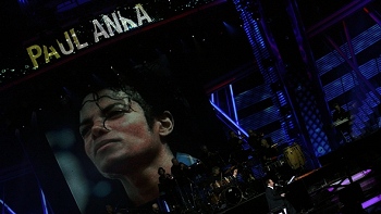   Prensa internacional destacó homenaje de Paul Anka a Michael Jackson 