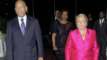   Bachelet arribó a Trinidad y Tobago para estrechar cooperación energética 
