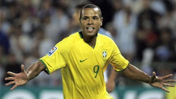 Brasil perdió al goleador Luis Fabiano antes del duelo amistoso contra Irlnada