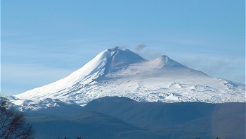 Autoridades decretaron alerta amarilla en las cercanías del volcán Llaima