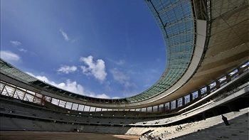 Más de mil norcoreanos trabajan en la construcción de los estadios mundialistas