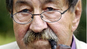 Günter Grass pidió revisar actas de servicios secretos occidentales sobre su vida