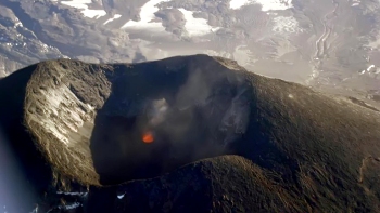 Onemi levantó alerta amarilla en torno al volcán Llaima