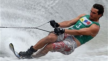   Rodrigo Miranda se sumó a la cosecha dorada en el esquí náutico de Medellín 2010 