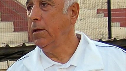 Nelson Acosta seguirá tres años más en la banca de Everton