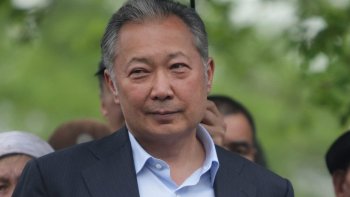 Depuesto presidente de Kirguizistán presentó su renuncia