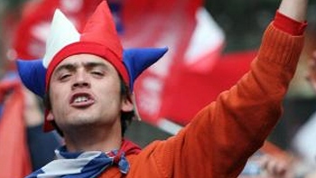 Diputado PS ingresó proyecto para ver el Mundial en horario de trabajo y clases