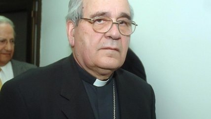 Obispo de Temuco: La discusión para que sacerdotes formen familia tiene que venir