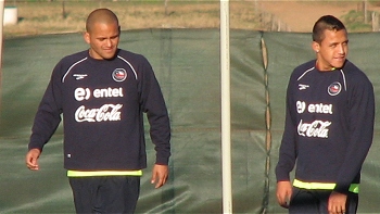 Las pistas apuntan a que Suazo y Jara serán titulares ante Suiza