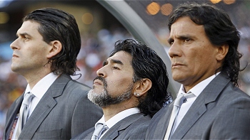 Prensa argentina afirmó que jugadores le pidieron a Maradona que siga a cargo de la selección
