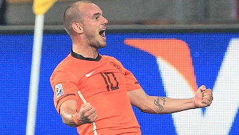En Inglaterra aseguran que Manchester United buscará fichar al holandés Wesley Sneijder
