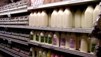 Autoridades chinas incautaron leche con melamina a dos años del escándalo sanitario