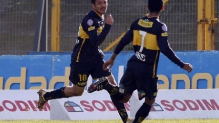 Alex Von Schwedler abre el marcador para Everton frente a Católica