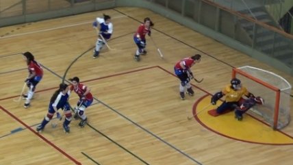 DT de la selección de hockey explicó necesidad de entrenar sobre madera