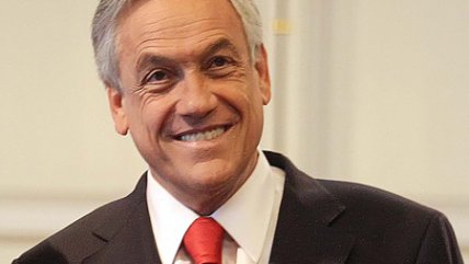   Piñera: Isabel Allende es una mujer que se merece el Premio Nacional de Literatura 