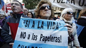 Ecologistas argentinos retomaron protestas por papelera en Uruguay