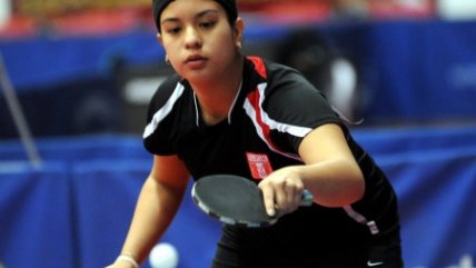 Jóvenes y bellas del tenis de mesa en el CEO