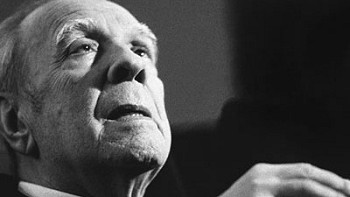 Investigadores descubrieron versos inéditos de Borges entre sus libros