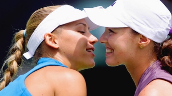 Martina Hingis y cambio de fecha son las novedades en exhibición de Agassi y Sampras