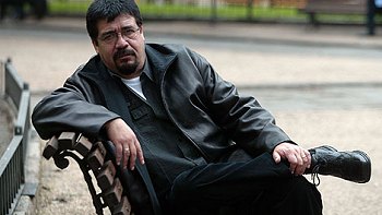 Luis Sepúlveda: La tragedia de los mineros fue convertida en un carnaval