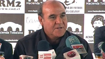 Ex mundialistas homenajearán a Franklin Lobos y a los mineros rescatados en Atacama