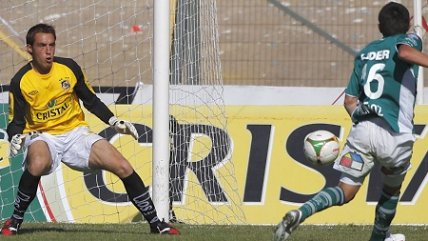 Carlos Muñoz le puso la lápida a Everton en el clásico porteño