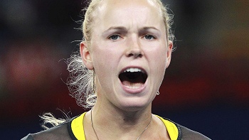 Caroline Wozniacki celebró fácil triunfo en una jornada de palizas en Qatar