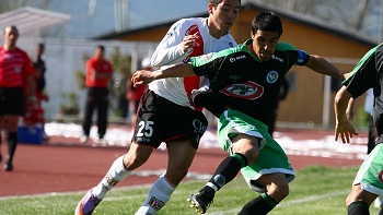   Puerto Montt derrotó en infartante duelo a Curicó y se metió en zona de promoción 